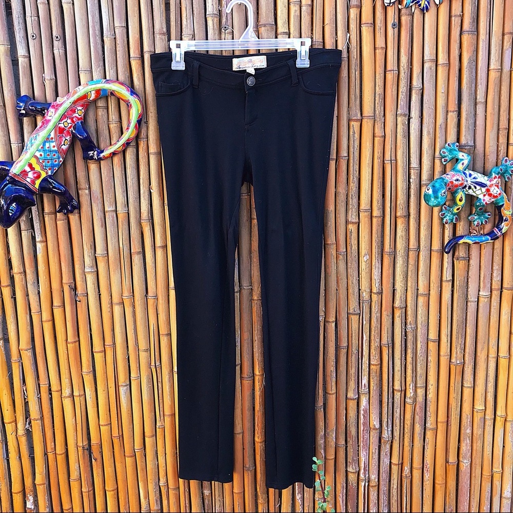 EUC American Rag Cie Designer Button Leggings